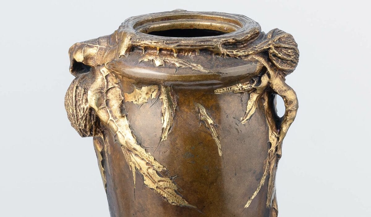 Détail du col - vase en bronze Art nouveau par Albert Marionnet