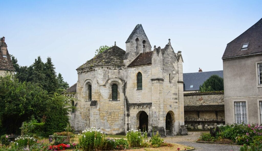Chapelle de la commanderie de l'ordre des Templiers à Serches dans l'Aisne
