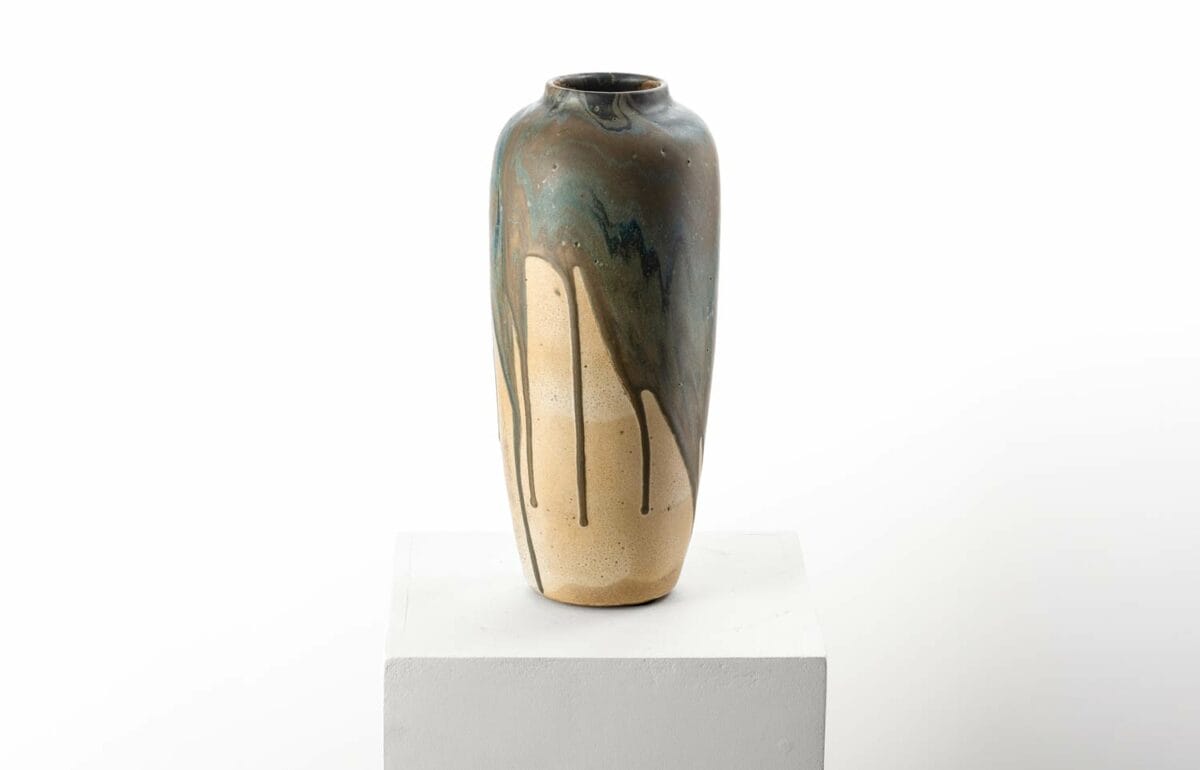 Vase ovoïde en grès à coulées d’émaux polychromes sur fond beige - Jean Pointu – Image 5