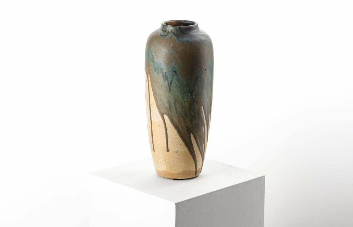 Vase ovoïde en grès à coulées d’émaux polychromes sur fond beige - Jean Pointu – Image 4