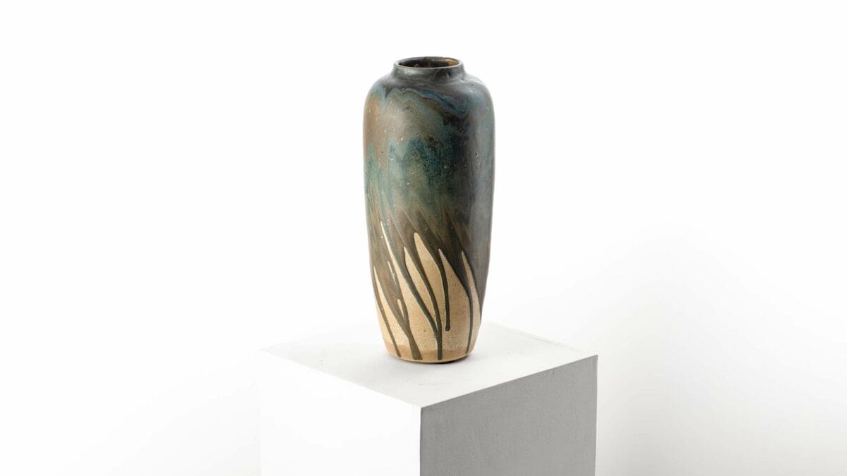 Vase ovoïde en grès à coulées d’émaux polychromes sur fond beige - Jean Pointu