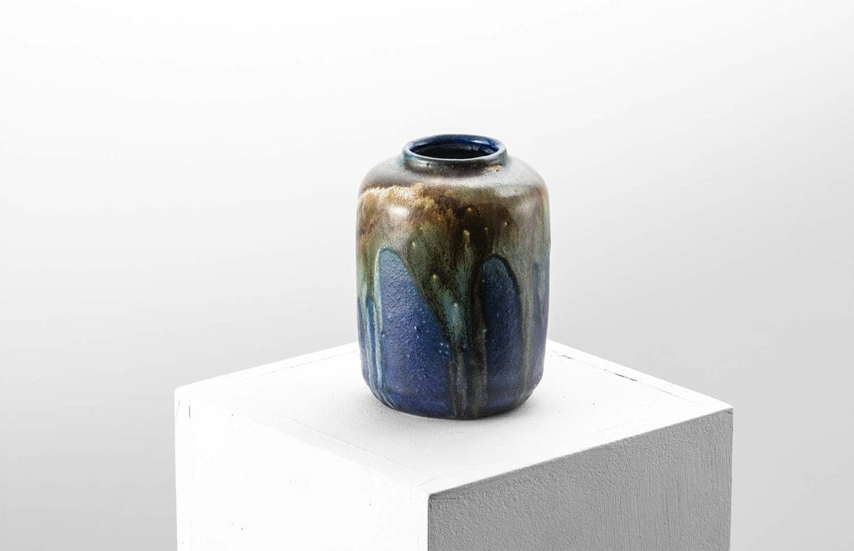 Petit vase "Cha-Ire" en grès fond bleu et coulées d’émaux "fourrure de lièvre" - Jean Pointu – Image 8