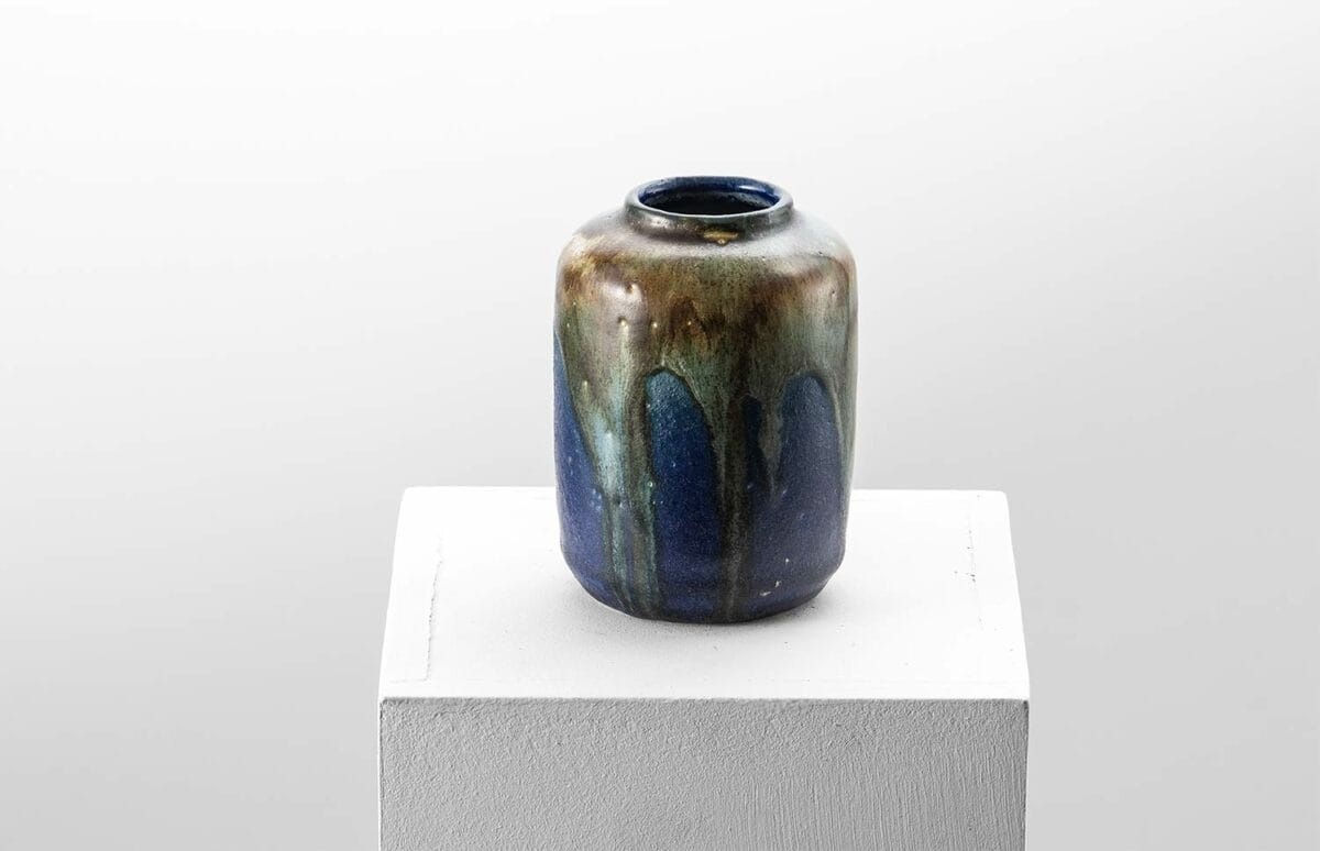 Petit vase "Cha-Ire" en grès fond bleu et coulées d’émaux "fourrure de lièvre" - Jean Pointu – Image 7