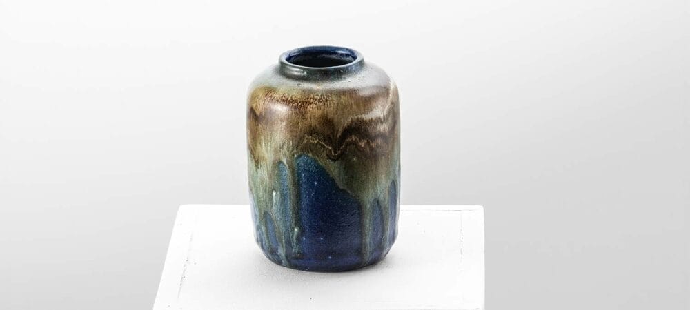 jean-pointu-petit-vase-a-couverte-bleue-fourrure-lievre-08